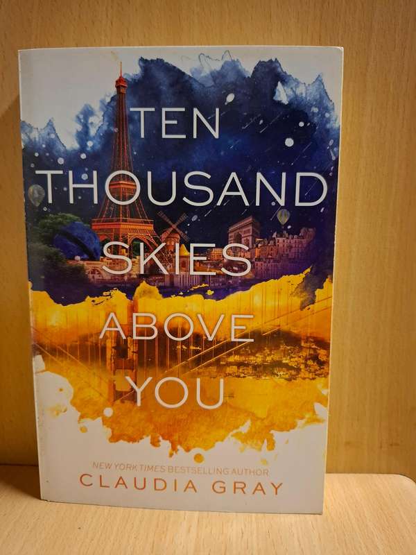 Ten Thousand Skies Above You : Claudia Gray  (Paperback)