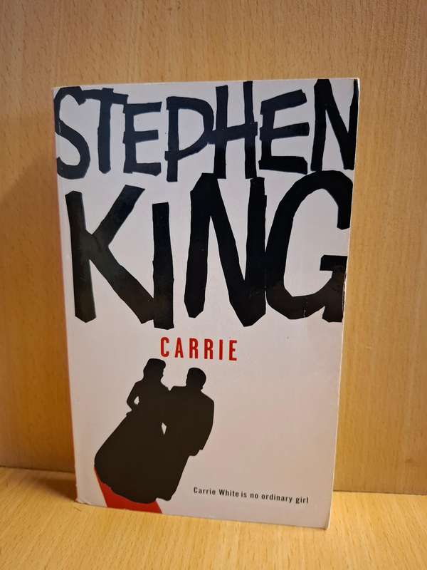 Carrie : Stephen King  (Small Paperback)