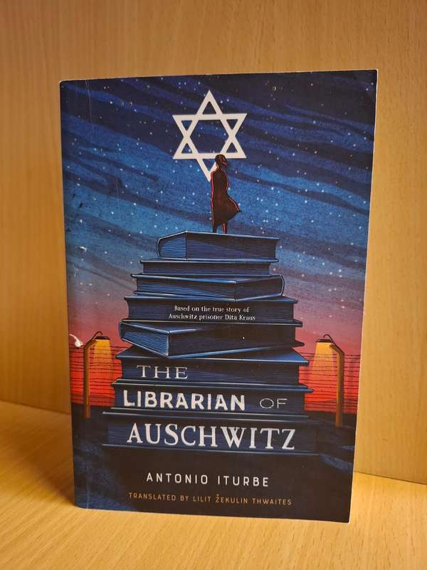 The Librarian of Auschwitz : Antonio Iturbe  (Paperback)