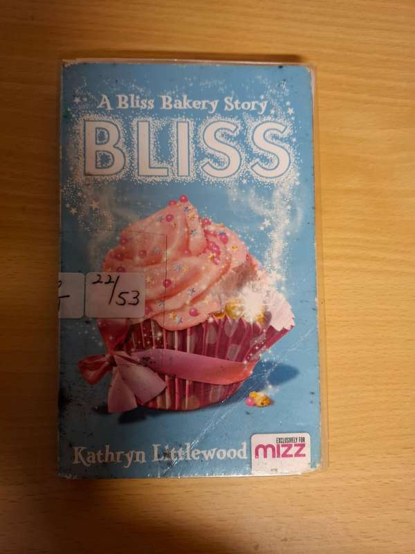 Bliss : Kathryn Littlewood (Paperback) A Bliss Bakery Story
