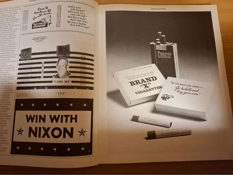 Hamlyn - Cigarette Pack Art : Chris Mullen  (Hardcover)