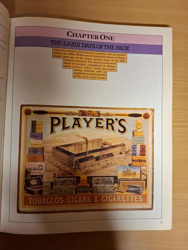Hamlyn - Cigarette Pack Art : Chris Mullen  (Hardcover)