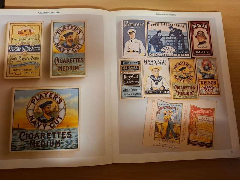 Hamlyn - Cigarette Pack Art : Chris Mullen  (Hardcover)