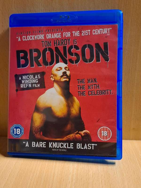 Bronson (Blu-ray)  Tom Hardy