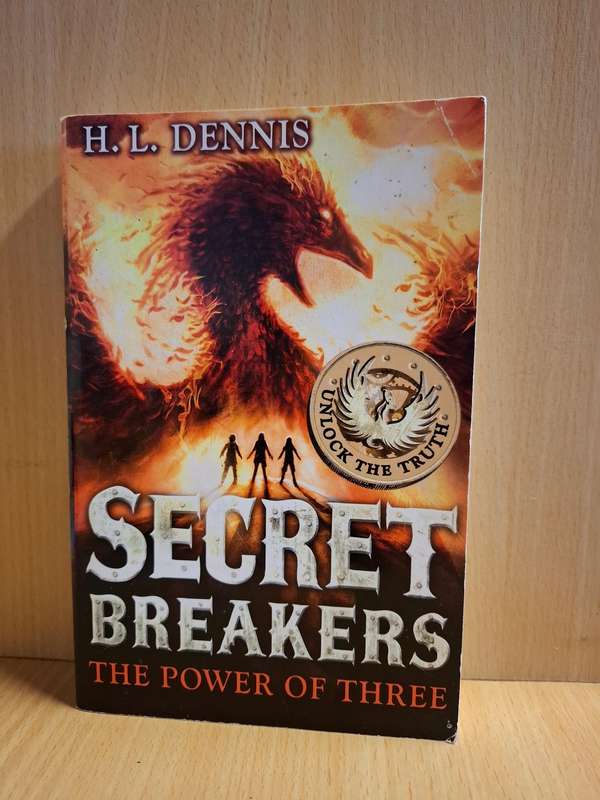 The Secret Breakers - The Power of Three : H.L. Dennis  (Paperback)