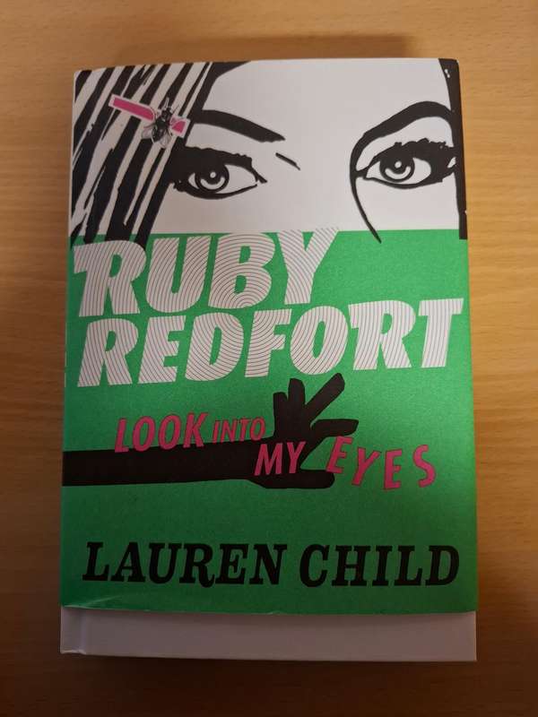 Ruby Redfort - Look into My Eyes : Lauren Child  (Hardcover)