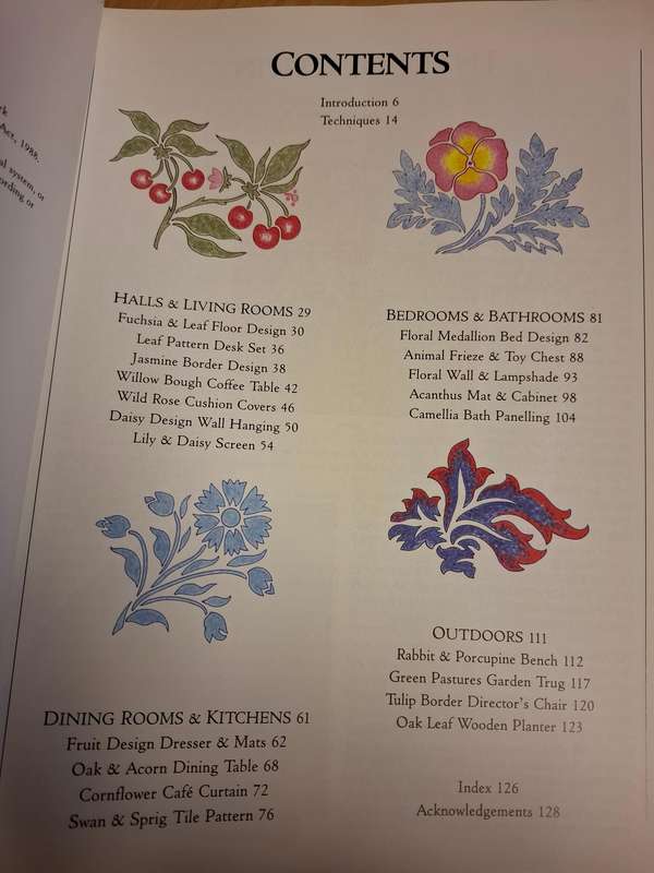 The Arts & Crafts Stencil Book : Mary MacCarthy  (Paperback)