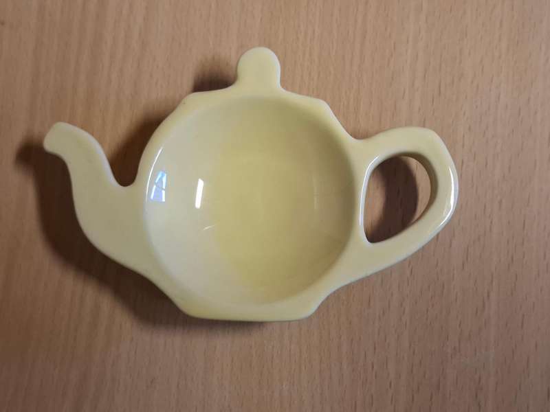 Small Yellow Ceramic Teabag Holder (13cm x 9cm)