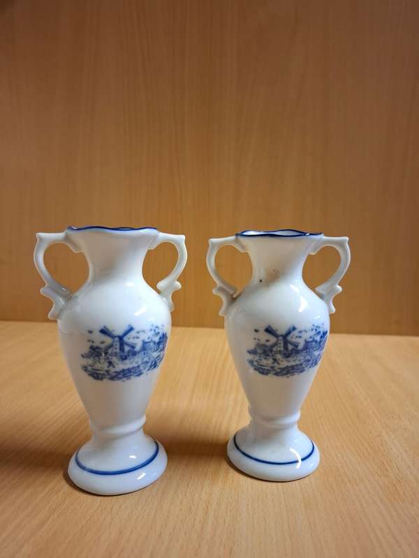 Blue & White Vase - height 12cm width 7cm