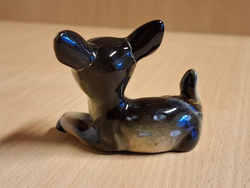 Small Deer Figurine - (height 6cm width 8cm depth 4cm)