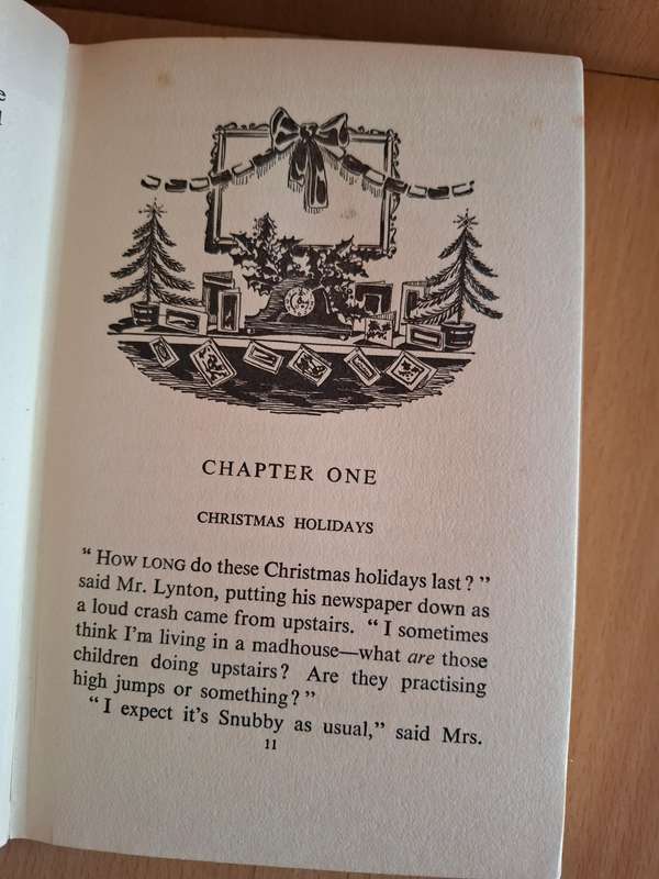 The Rat-A-Tat Mystery by Enid Blyton  (Hardcover)