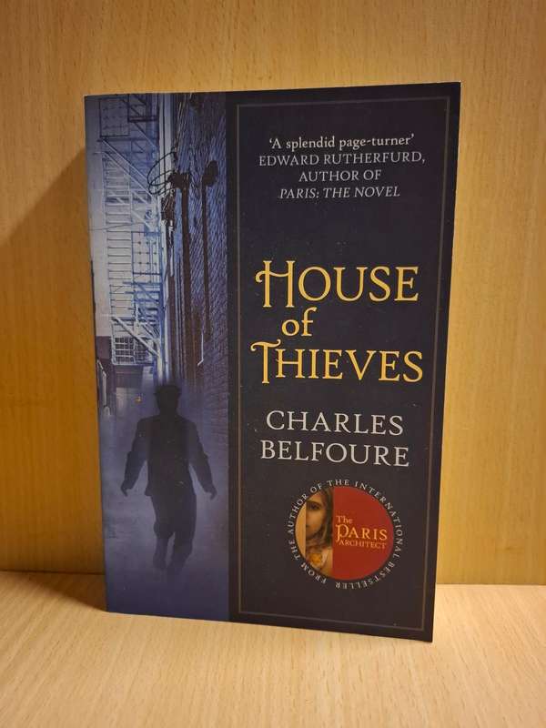 House of Thieves : Charles Belfoure  (Paperback)