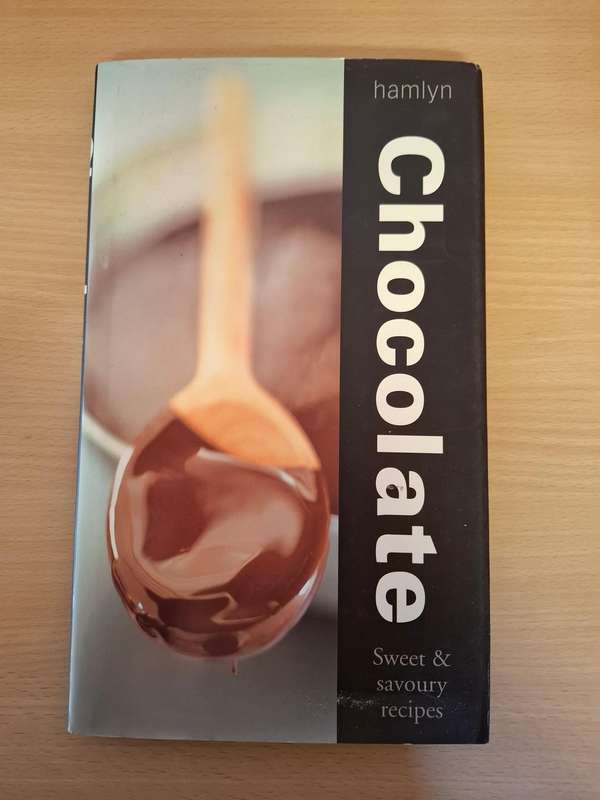 Hamlyn - Chocolate -Sweet & Savoury Recipes  (Hardcover)