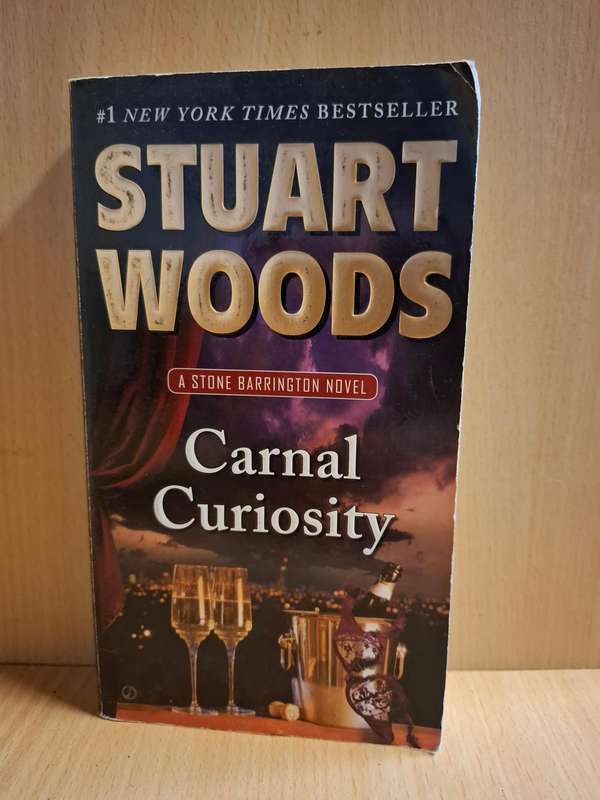 Carnal Curiosity: Stuart Woods  (Paperback)