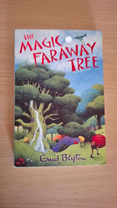 The Magic Faraway Tree: Enid Blyton  (Paperback)