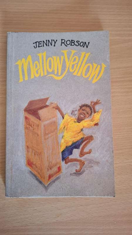 Mellow Yellow : Jenny Robson  (Paperback)