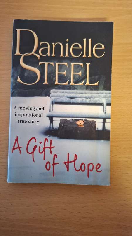 A Gift of Hope : Danielle Steel  (Paperback)