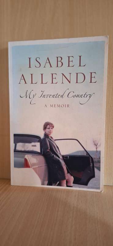 My Invented Country - A Memoir : Isabel Allende  (Paperback)