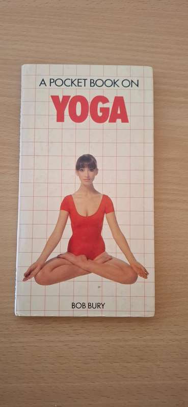 A Pocket Book on Yoga : Bob Bury  (Hardcover)