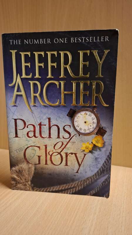 Paths of Glory : Jeffrey Archer  (Paperback)
