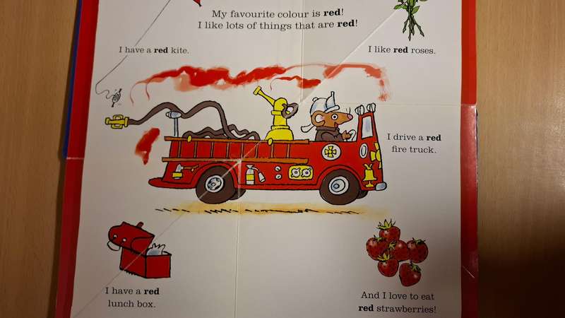 Our Favourite Colours ! Richard Scarry (Hardcover)  A Fold-Out Surprise Book