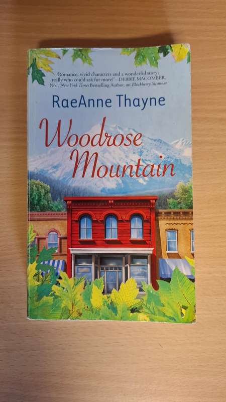 Woodrose Mountain : RaeAnne Thayne  (Paperback)