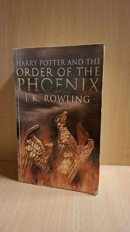 Order of The Phoenix : J.K. Rowling (Paperback)