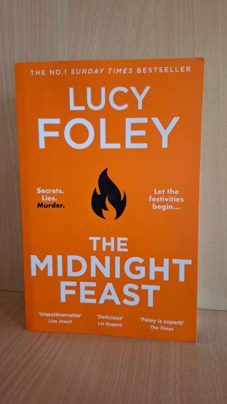 The Midnight Feast : Lucy Foley  (Paperback)