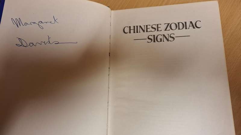 Chinese Zodiac Signs - Discover what your future holds  (Hardcover)
