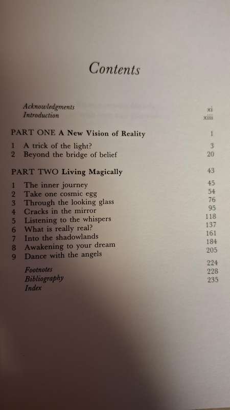 Living Magically - A New Vision of Reality: Gill Edwards (Paperback)