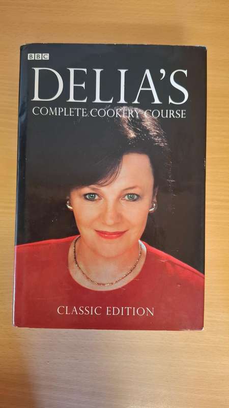 BBC - Delia`s Complete Cookery Course (Hardcover)