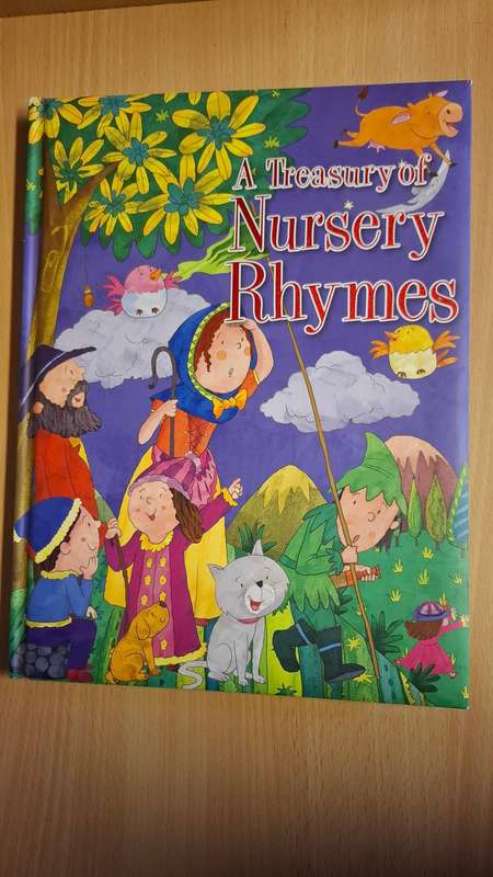 A Treasury of Nursery Rhymes  (Hardcover)