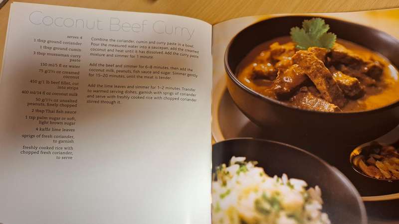 Simple & Delicious Curries (Hardcover)
