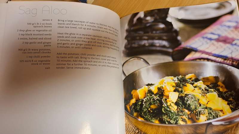Simple & Delicious Curries (Hardcover)