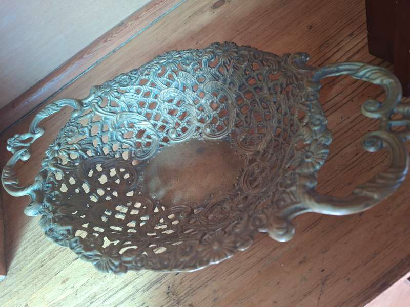 Plated ornated oval bowl