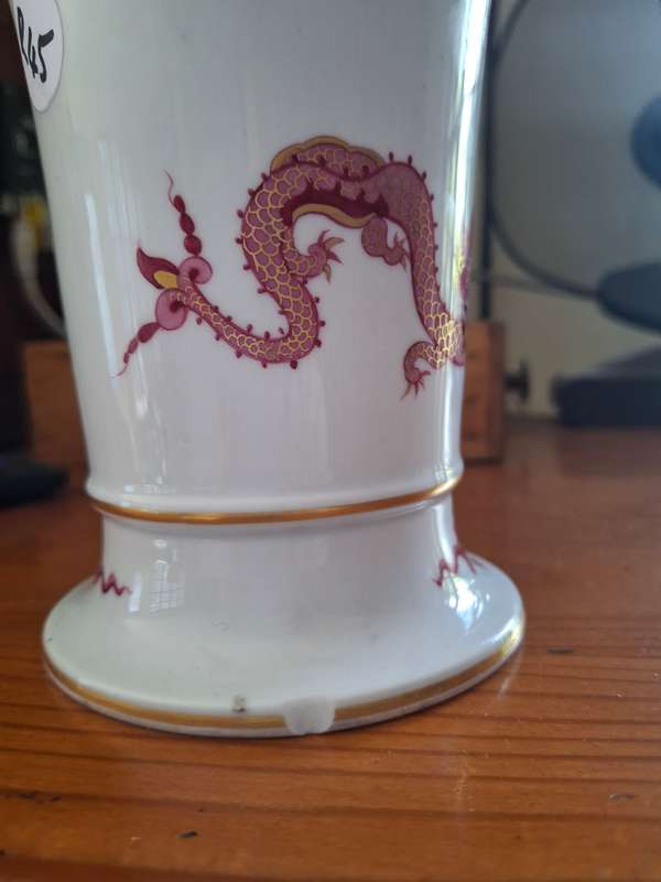 Proceleain oriental dargon scene vase