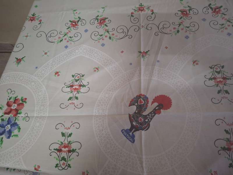 Pretty nicely printed floarl table cloth