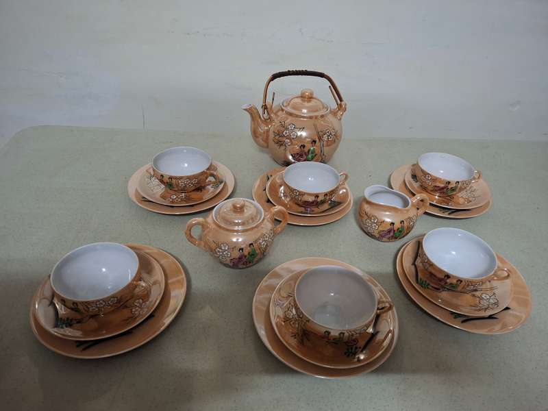 Compelte procleain luster japense tea set