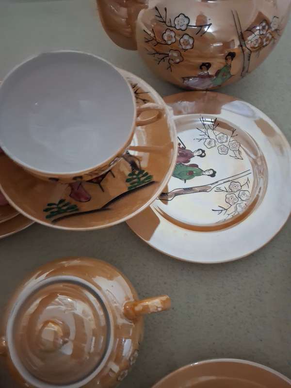 Compelte procleain luster japense tea set