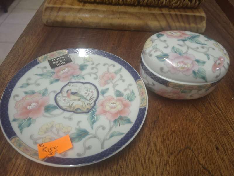 Small imari procleain pin dish and trinket