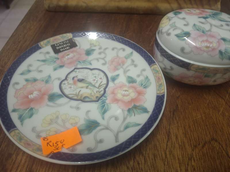 Small imari procleain pin dish and trinket