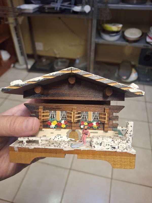 Small wooden muscail house in working order