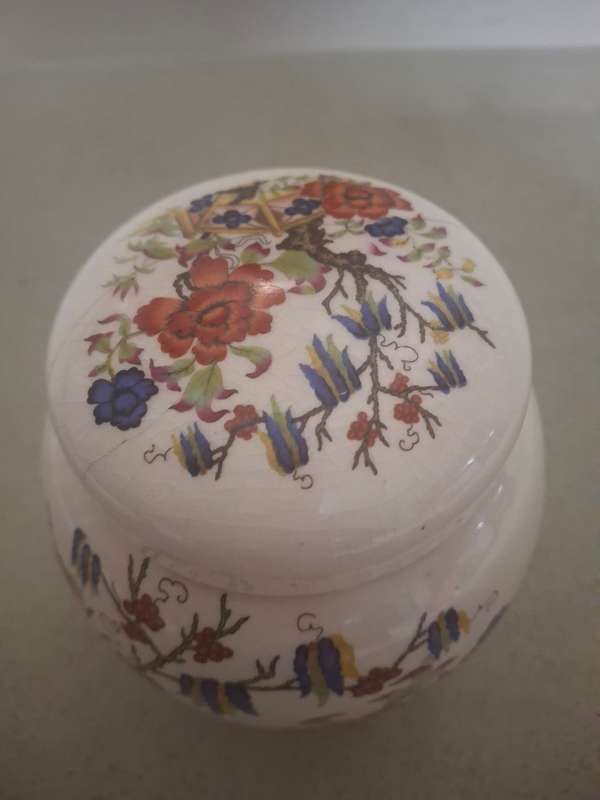 Vintage sadler floarl ginger jar and lid