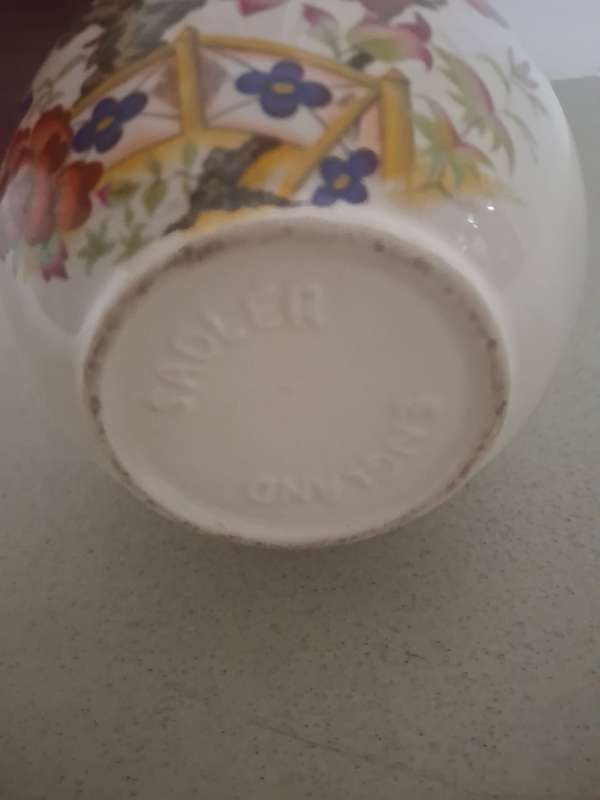 Vintage sadler floarl ginger jar and lid