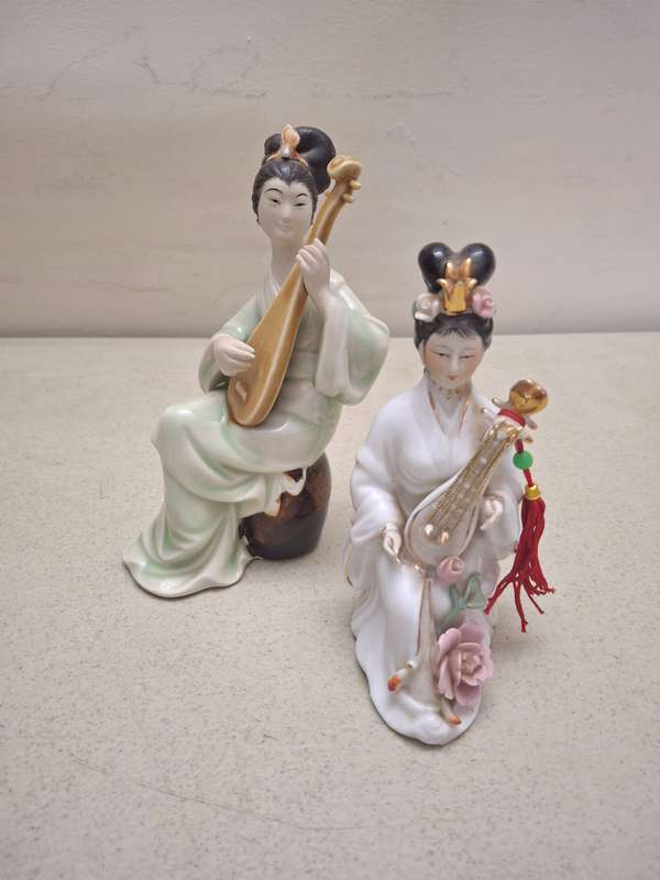 Two nice oriental figurines