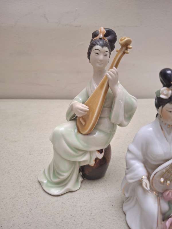 Two nice oriental figurines