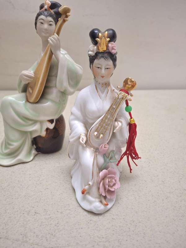 Two nice oriental figurines