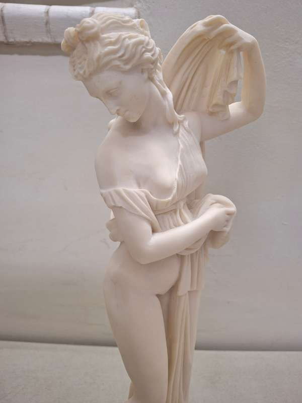 Stunning vintage resin lady figurine