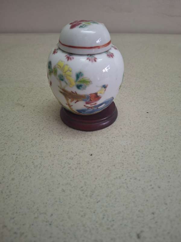 Small mini procelain ginger jar on stand