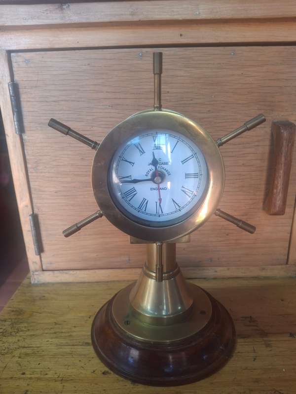 Vintage brass battery opreated clock